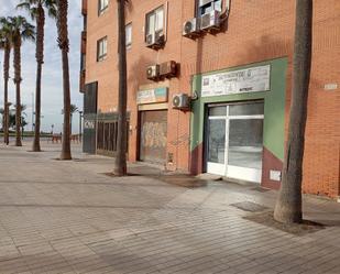 Vista exterior de Local en venda en  Almería Capital amb Aire condicionat