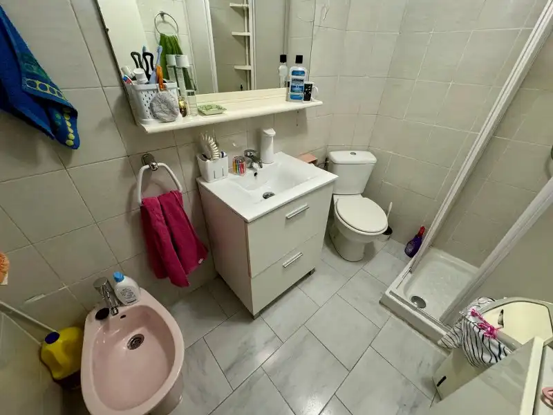 Badezimmer von Erdgeschoss zum Verkauf in Cullera mit Klimaanlage, Heizung und Privatgarten