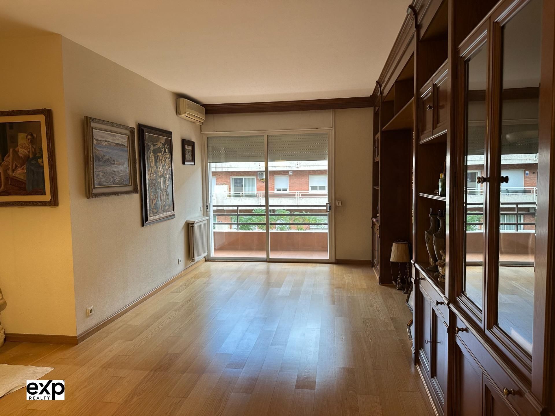 Living room of Flat for sale in  Barcelona Capital  with Terrace, Balcony and Alarm