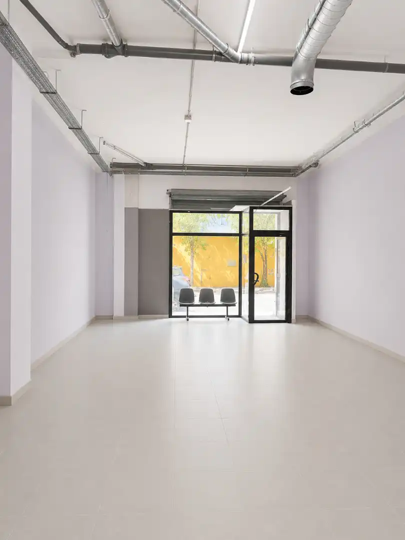 Business premises to rent in Carrer de Francesc Pérez Dolç 18, imagen 4