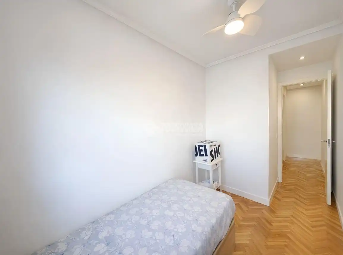 Habitación de Piso en venta en Madrid con Calefacción y Piscina comunitaria