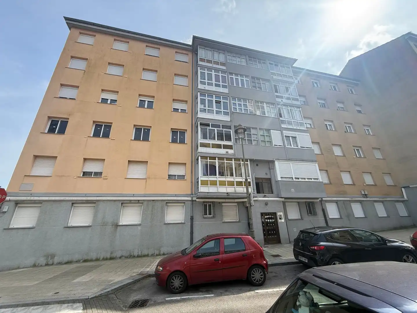 Vista exterior de Piso en venta en Avilés con Calefacción, Terraza y Piscina