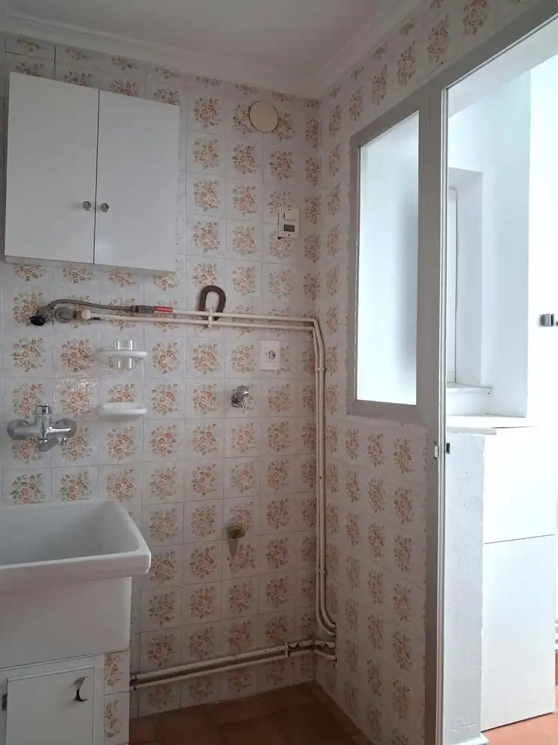 Bathroom of Flat for sale in Requena, Valencia