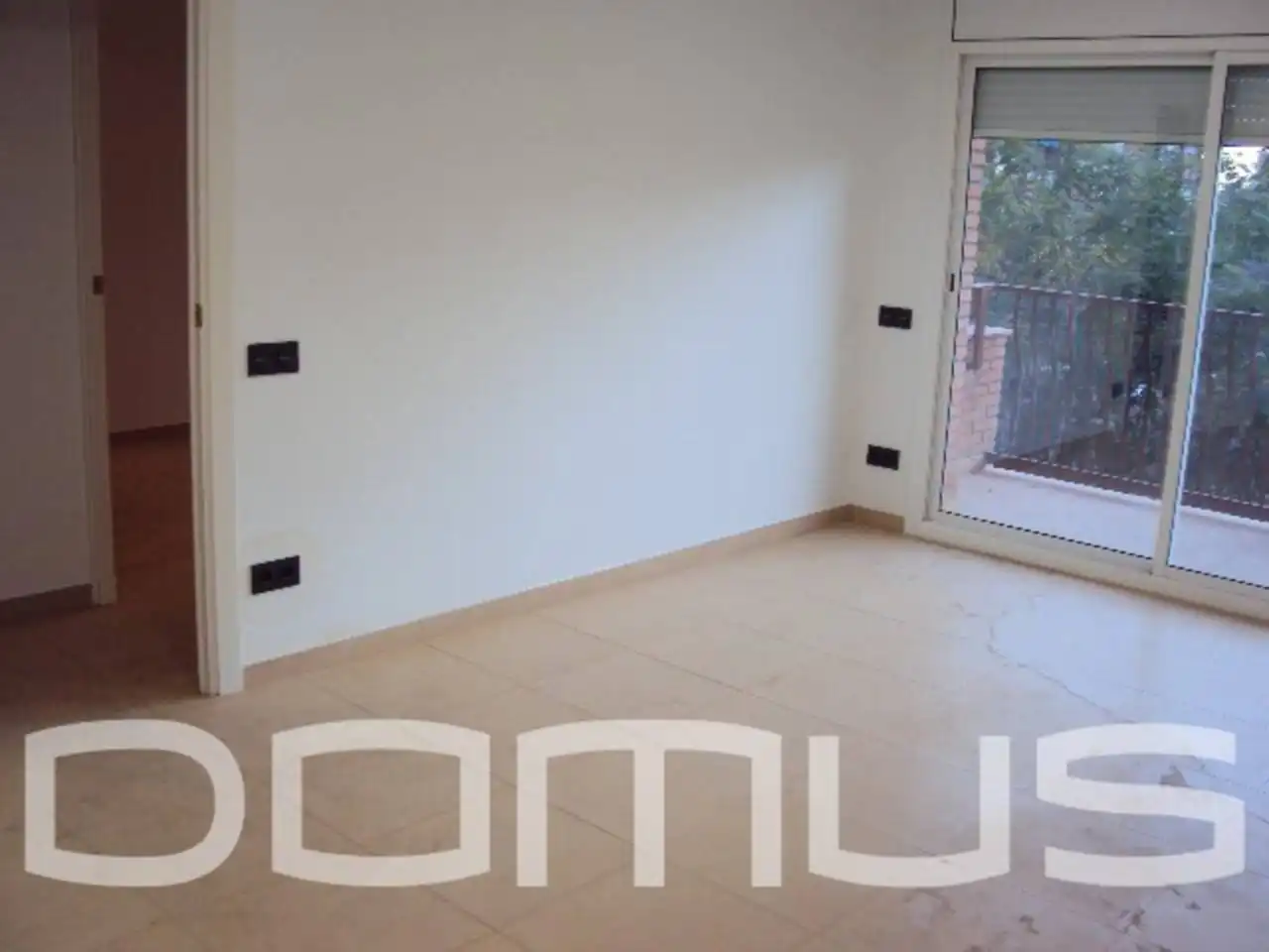 Dormitori de Pis en venda en Sant Boi de Llobregat amb Balcó