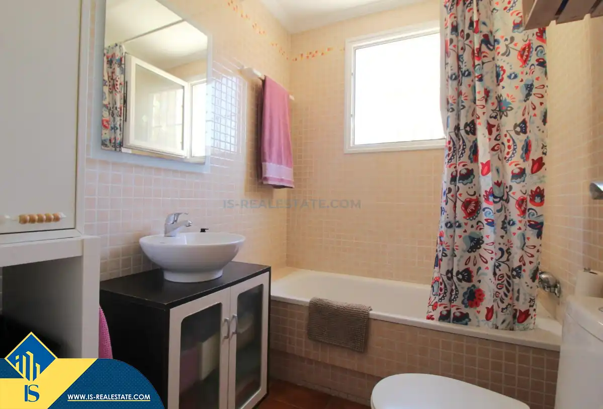 Baño de Apartamento en venta en Torrevieja con Aire acondicionado, Calefacción y Terraza