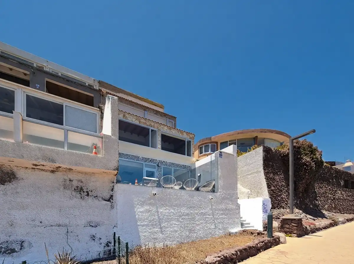 Vista exterior de Casa adosada en venda en Telde amb Terrassa i Traster