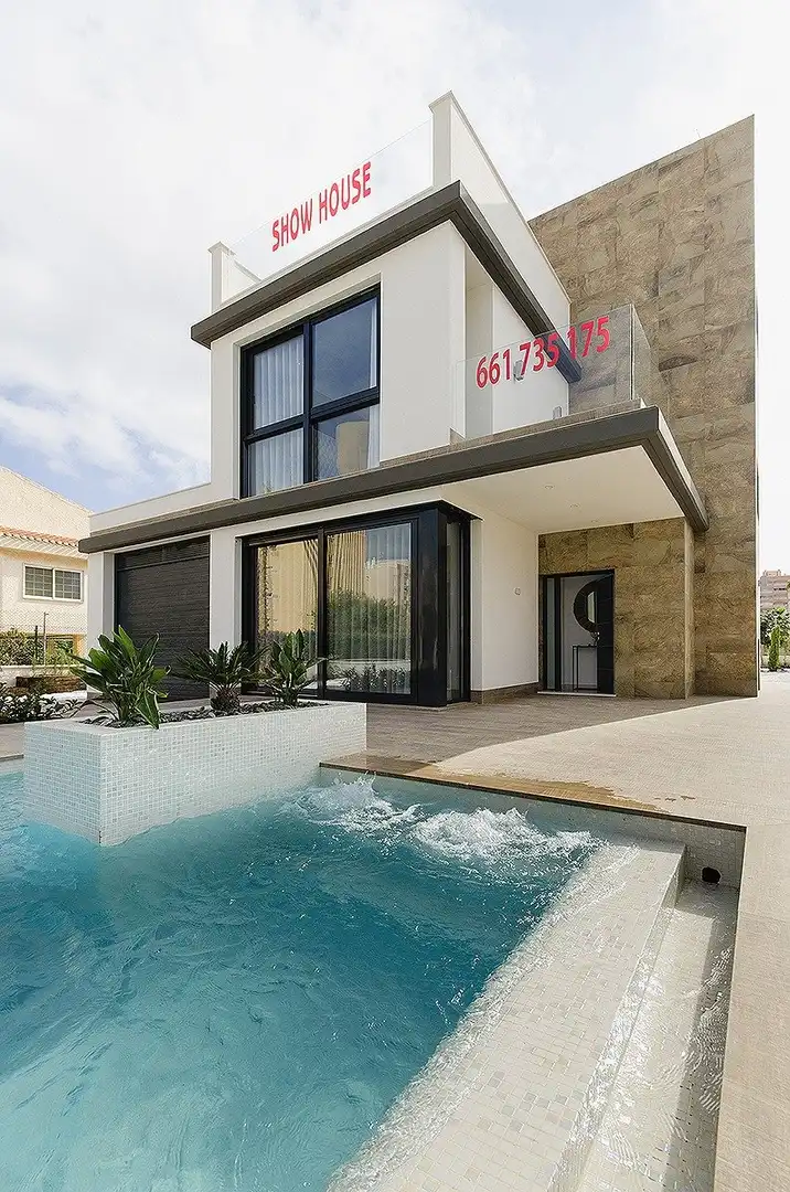 Detached house with terrace for sale in Calle Julia Orbaiceta, imagen 7