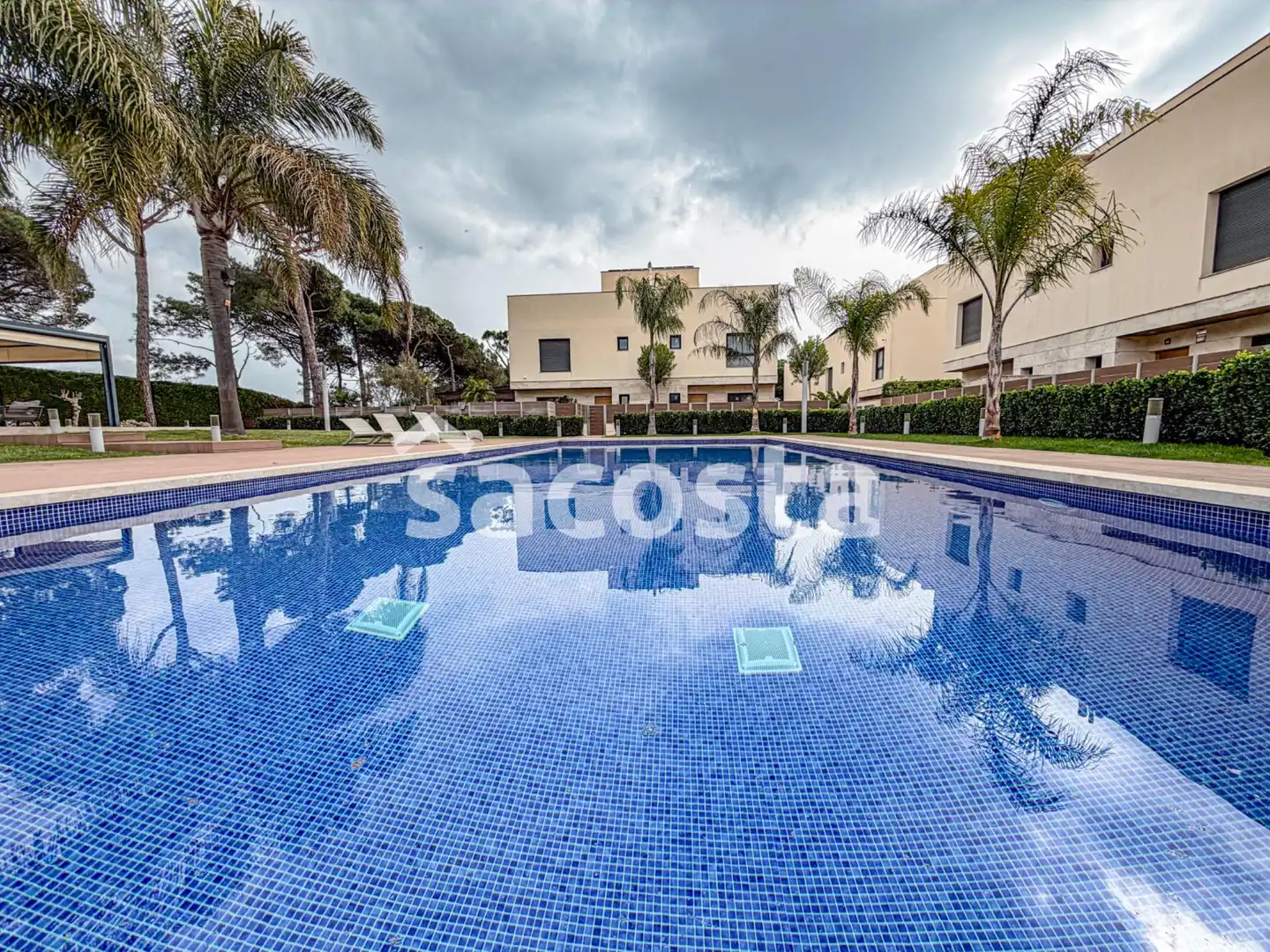 Piscina de Casa adosada en venda en Lloret de Mar amb Aire condicionat, Jardí privat i Terrassa