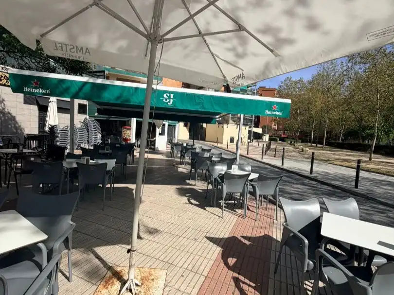 Terrassa de Local en venda en Fuenlabrada amb Aire condicionat, Calefacció i Terrassa