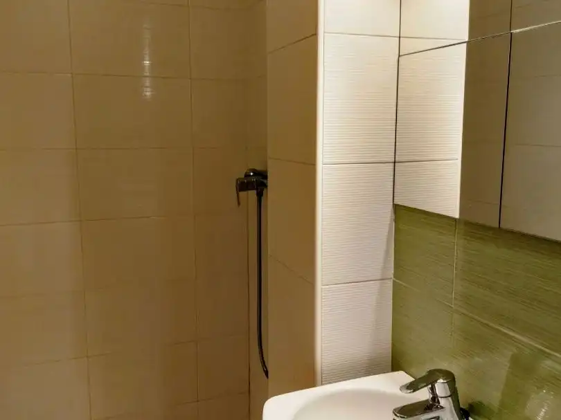Badezimmer von Maisonette zur Miete in Ciudad Real Capital mit Klimaanlage, Terrasse und Balkon