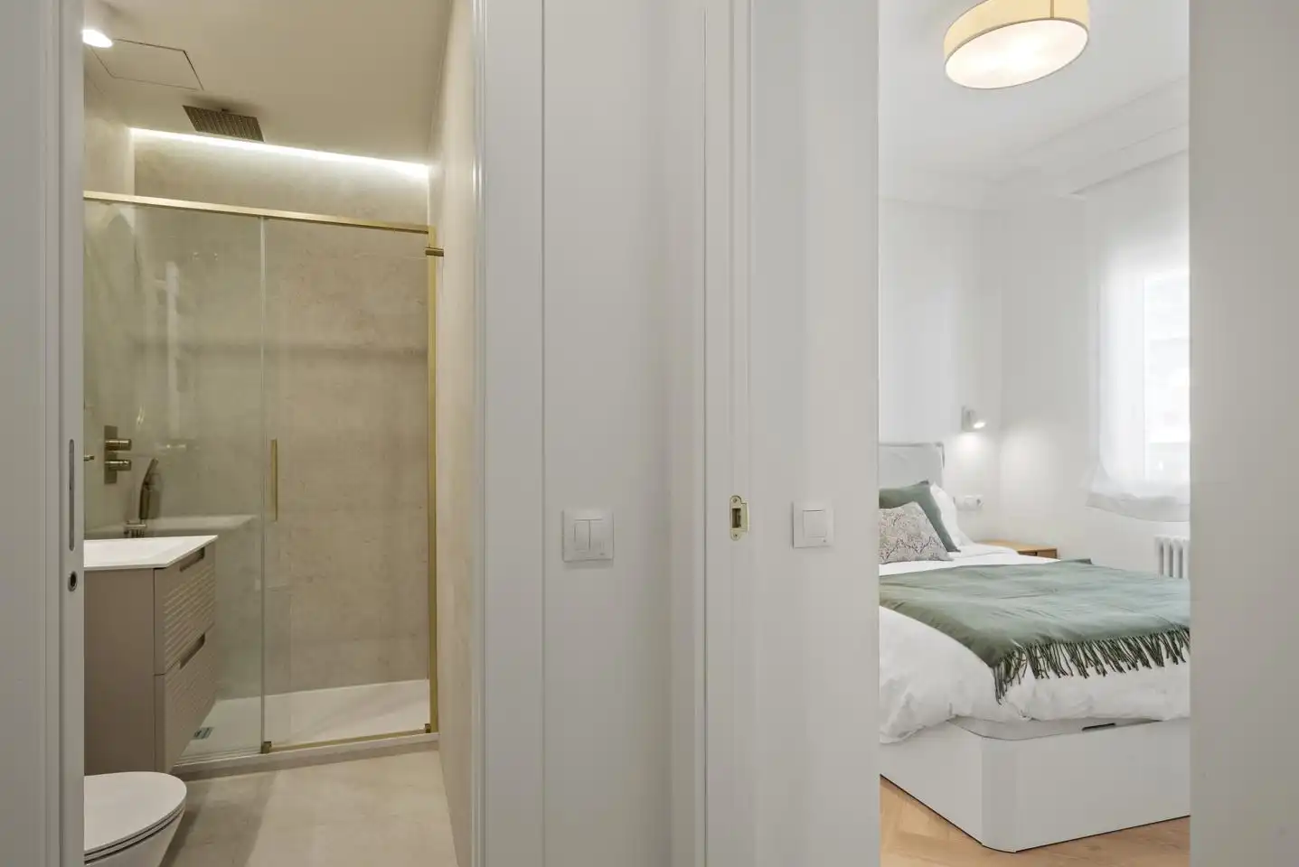 Bedroom of Flat for sale in Madrid  with Air Conditioner, Heating and Furnished