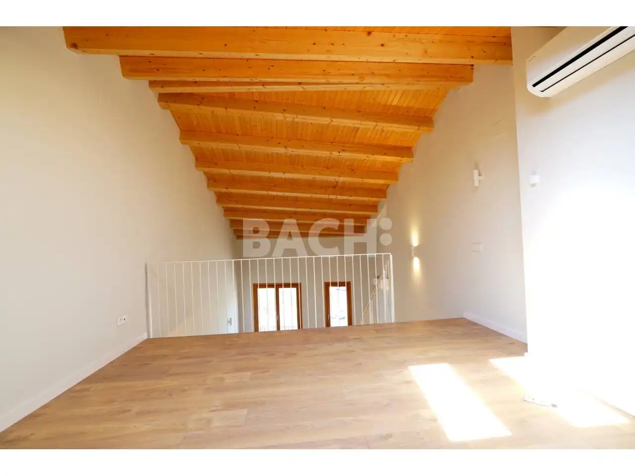 Living room of Duplexes for sale in Vic  with Air Conditioner, Heating and Parquet flooring