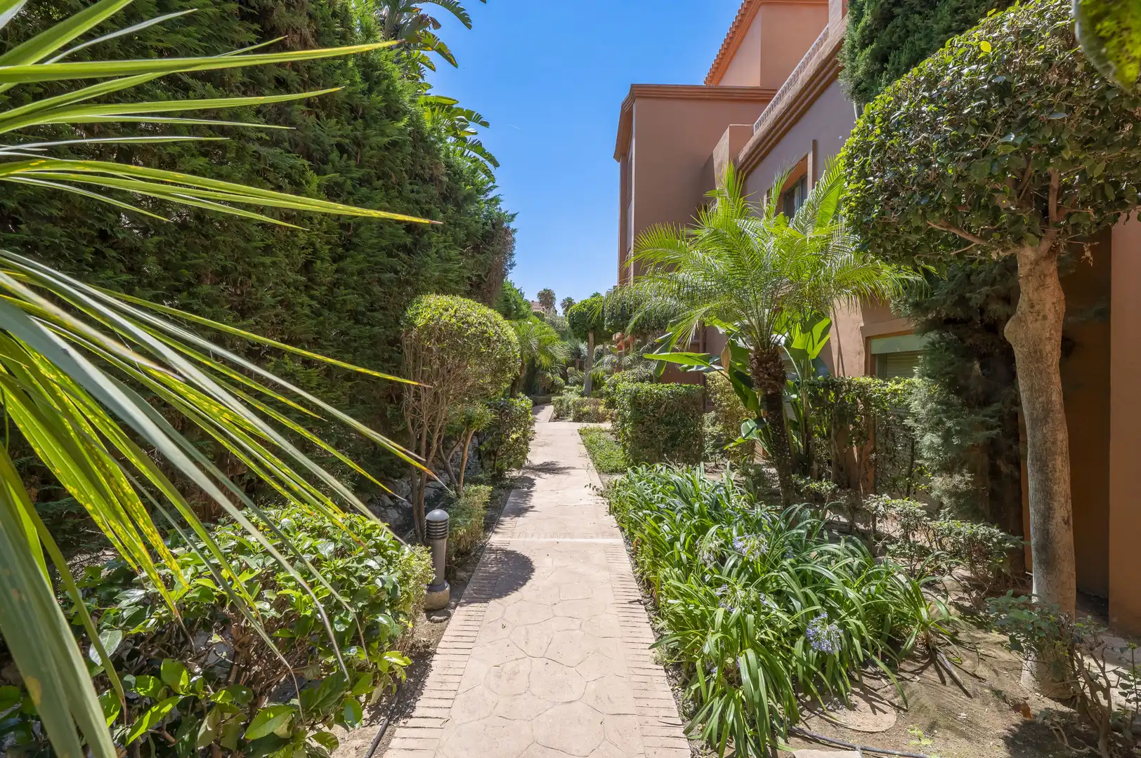 Jardí de Planta baixa en venda en Estepona amb Aire condicionat, Jardí privat i Terrassa