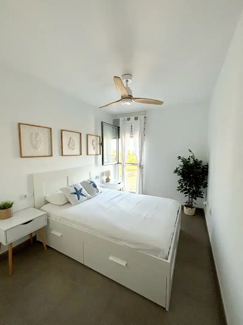 Dormitori de Apartament de lloguer en Moncofa amb Piscina i Balcó
