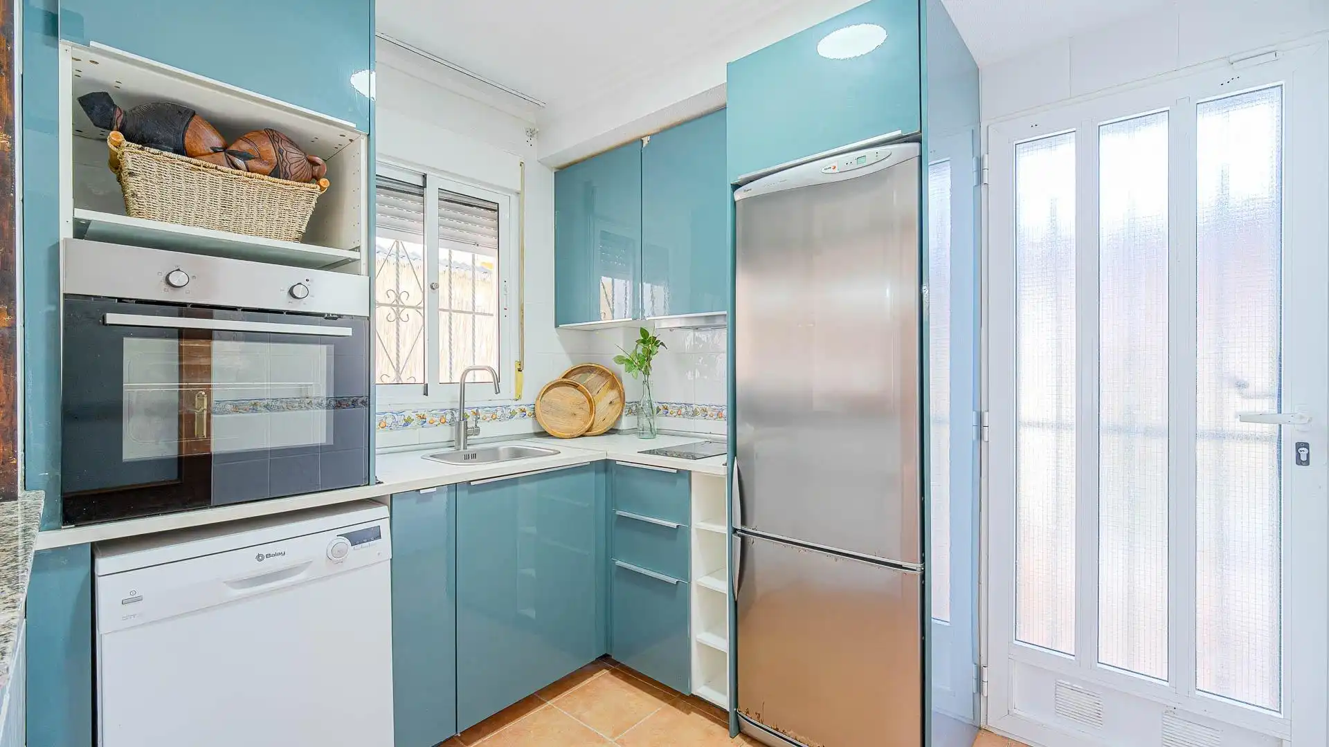 Cocina de Casa adosada en venta en Orihuela con Aire acondicionado, Calefacción y Jardín privado