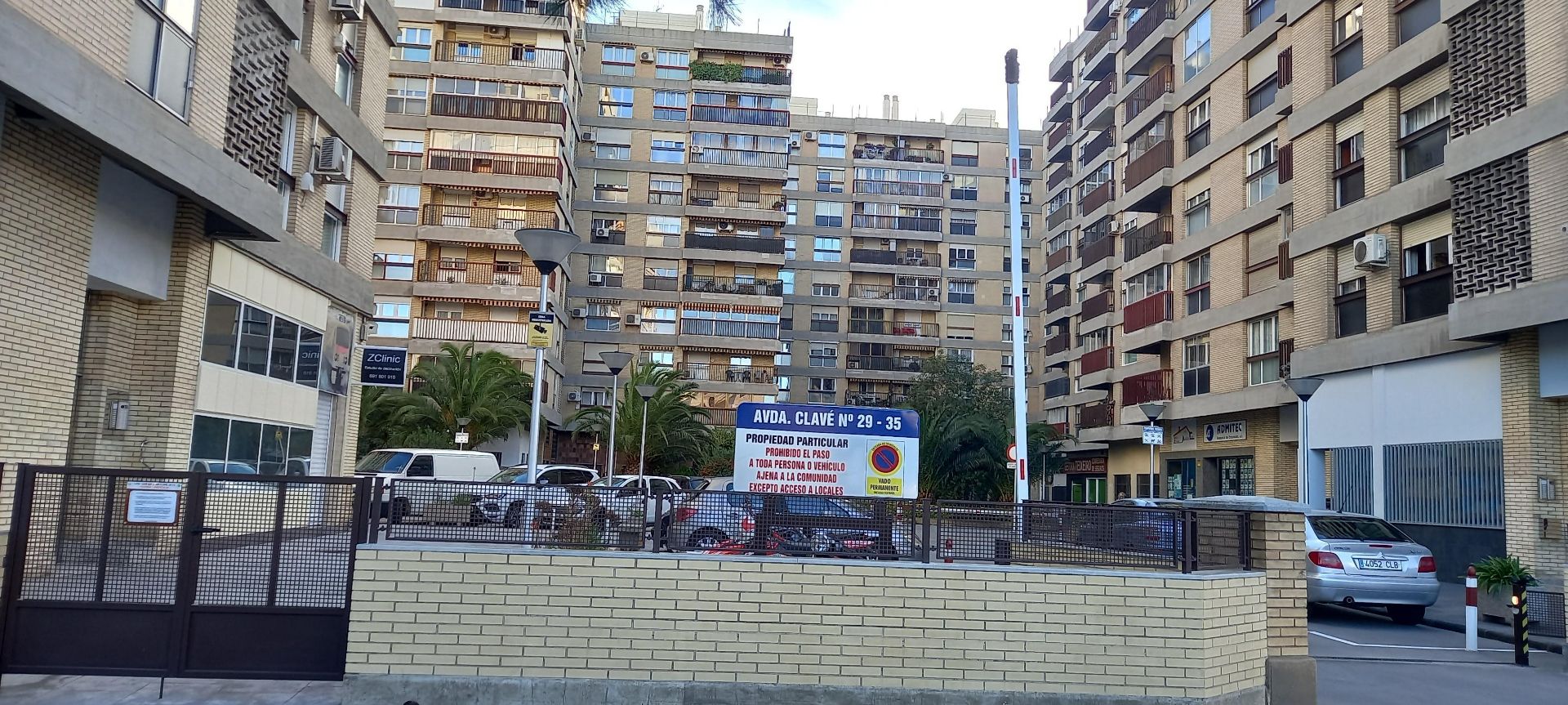 Exterior view of Flat for sale in  Zaragoza Capital  with Air Conditioner, Heating and Parquet flooring