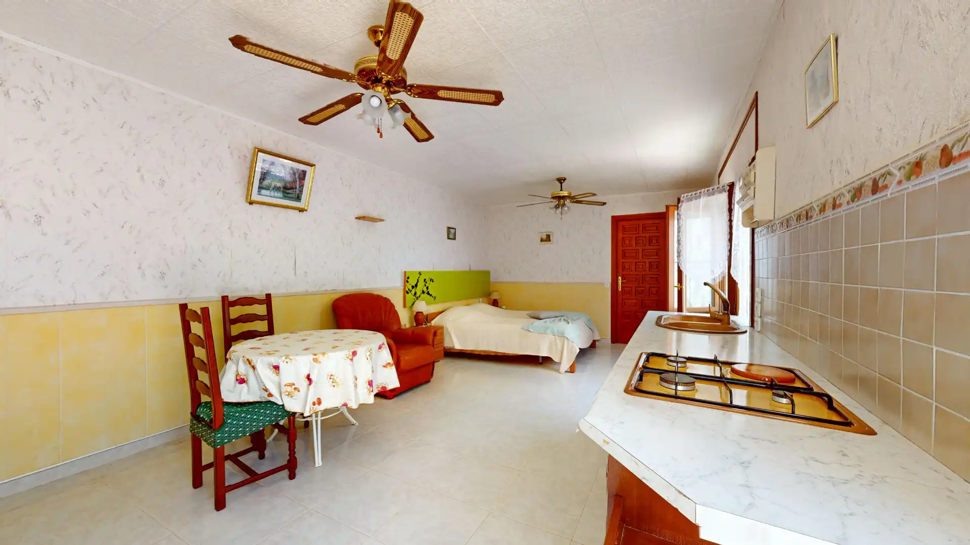 Sala d'estar de Casa o xalet en venda en Mont-roig del Camp amb Aire condicionat, Calefacció i Jardí privat