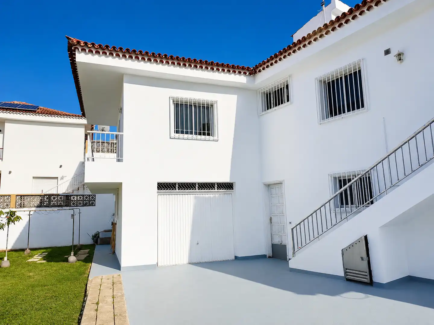 Vista exterior de Casa o xalet en venda en Los Realejos amb Jardí privat, Terrassa i Moblat