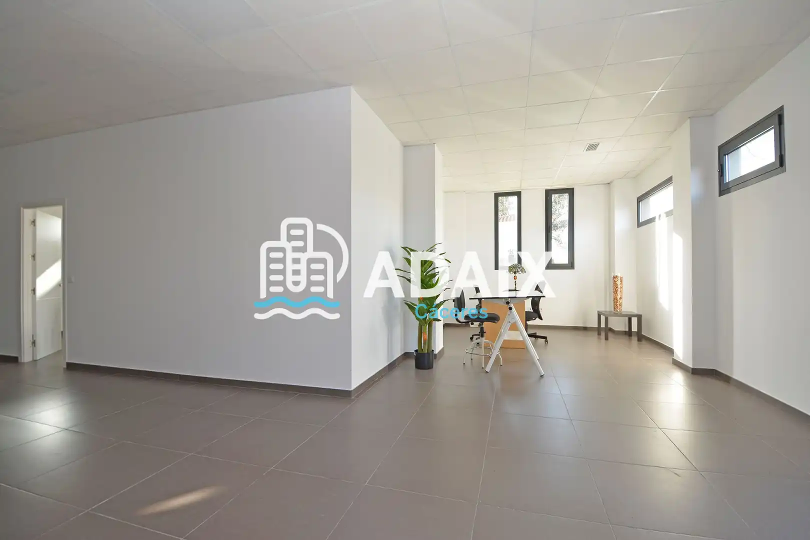 Business premises for sale in Calle Juan Ramón Jiménez número  de Cáceres, imagen 3