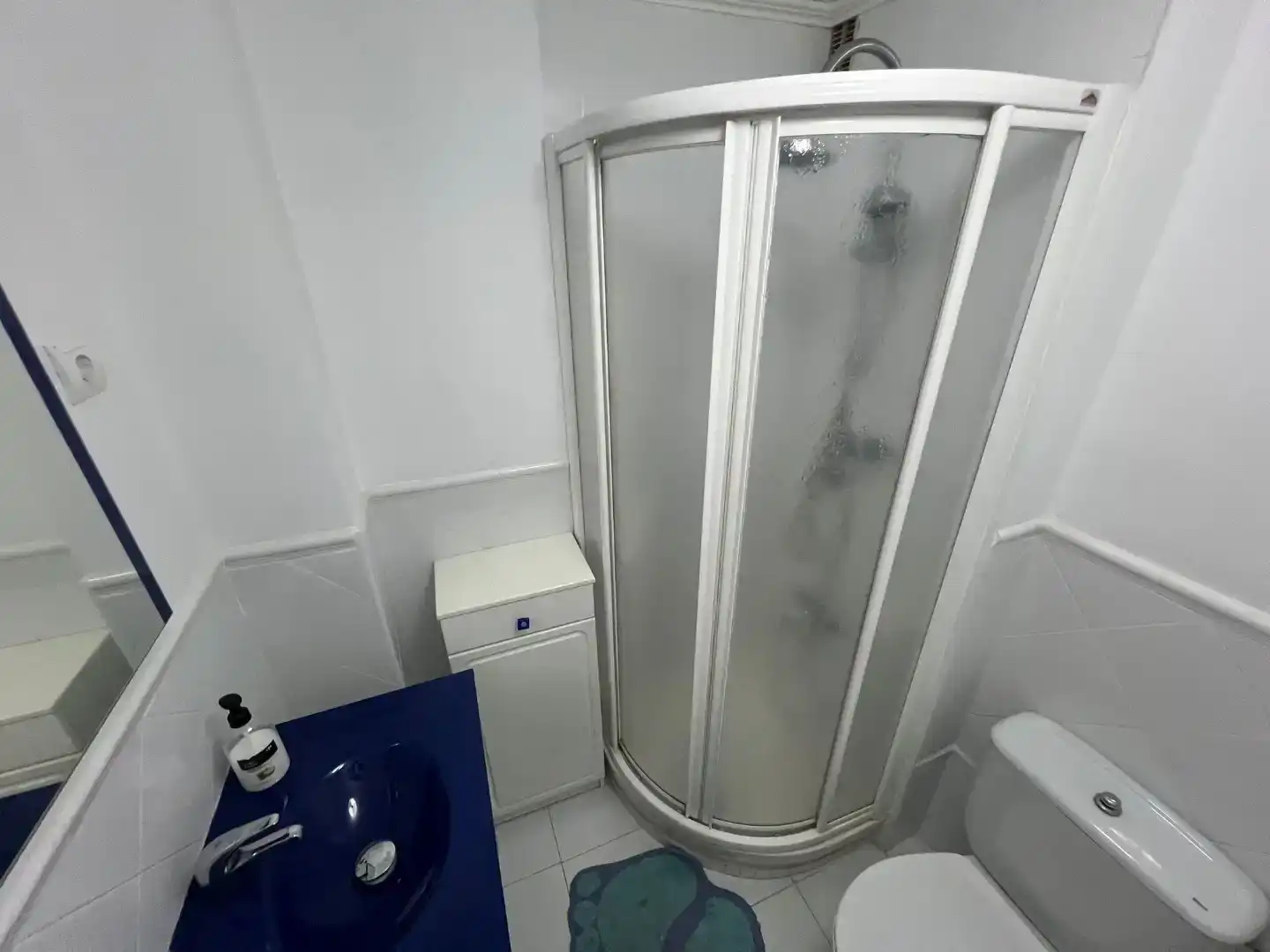 Bathroom of Flat for rent in Bailén - Miraflores