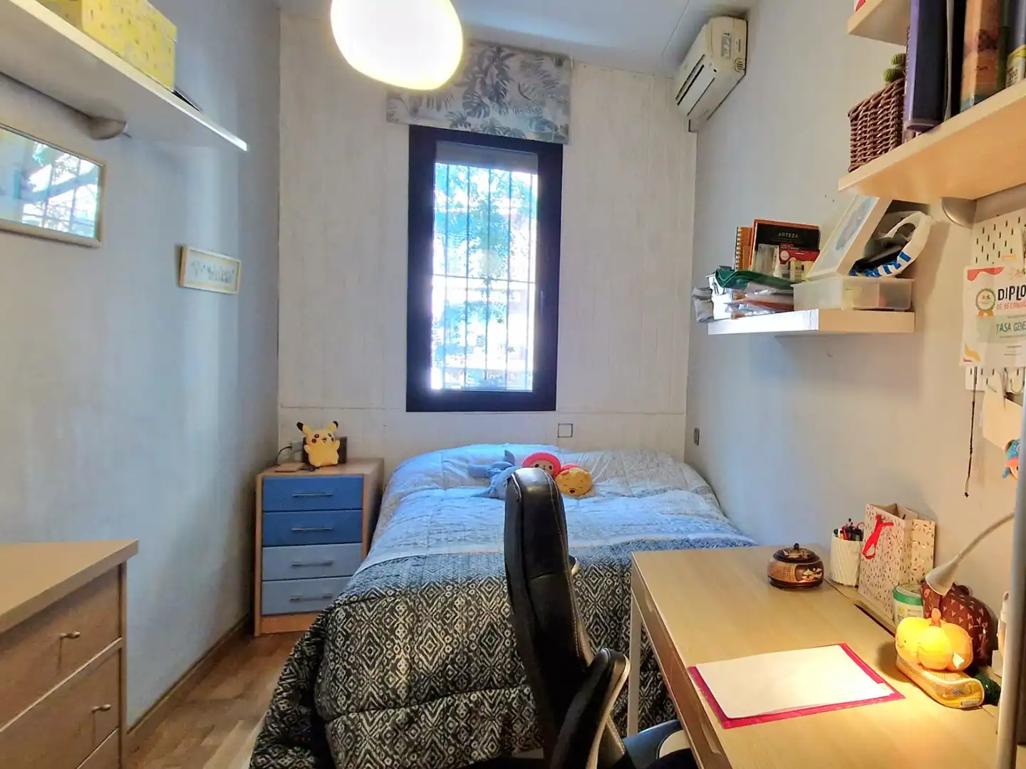 Habitación de Casa adosada en venta en Barcelona con Aire acondicionado, Calefacción y Parquet