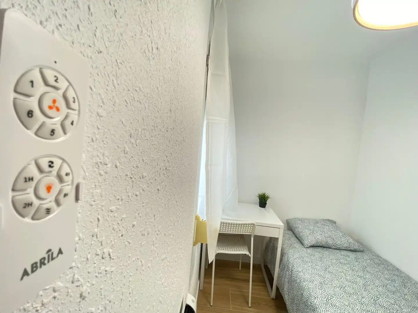 Room in Avenida de la Albufera, 143, Numancia