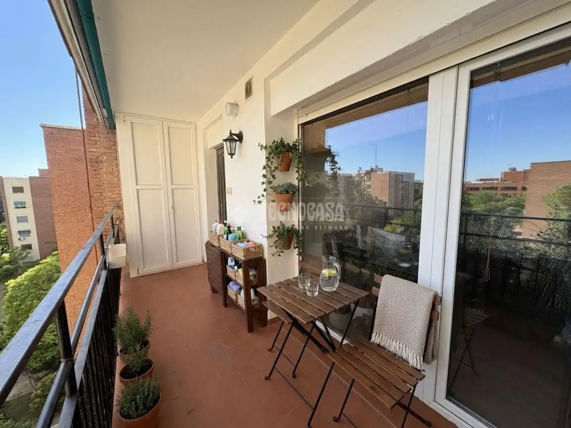 Balcony of Flat for rent in  Madrid Capital  with Air Conditioner, Heating and Terrace