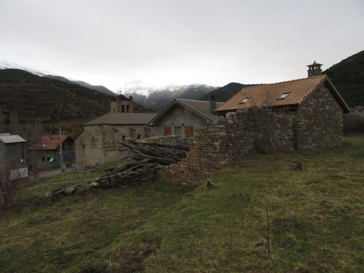 Exterior view of Houses for sale in Yésero  with Private garden
