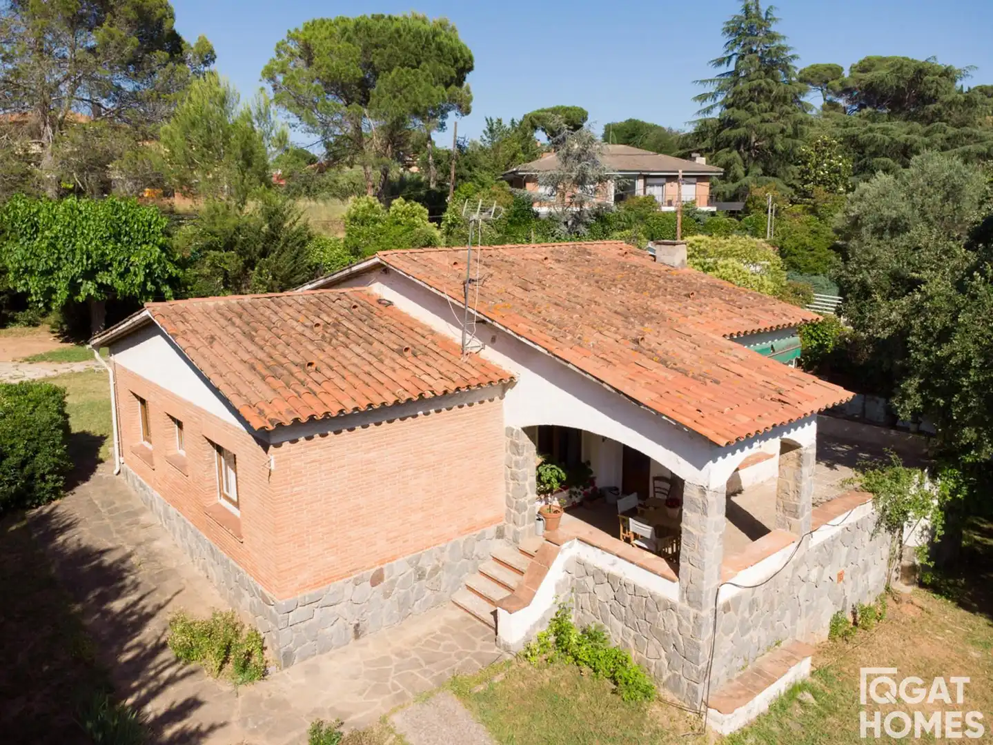 Exterior view of Houses for sale in Sant Cugat del Vallès  with Air Conditioner, Heating and Terrace