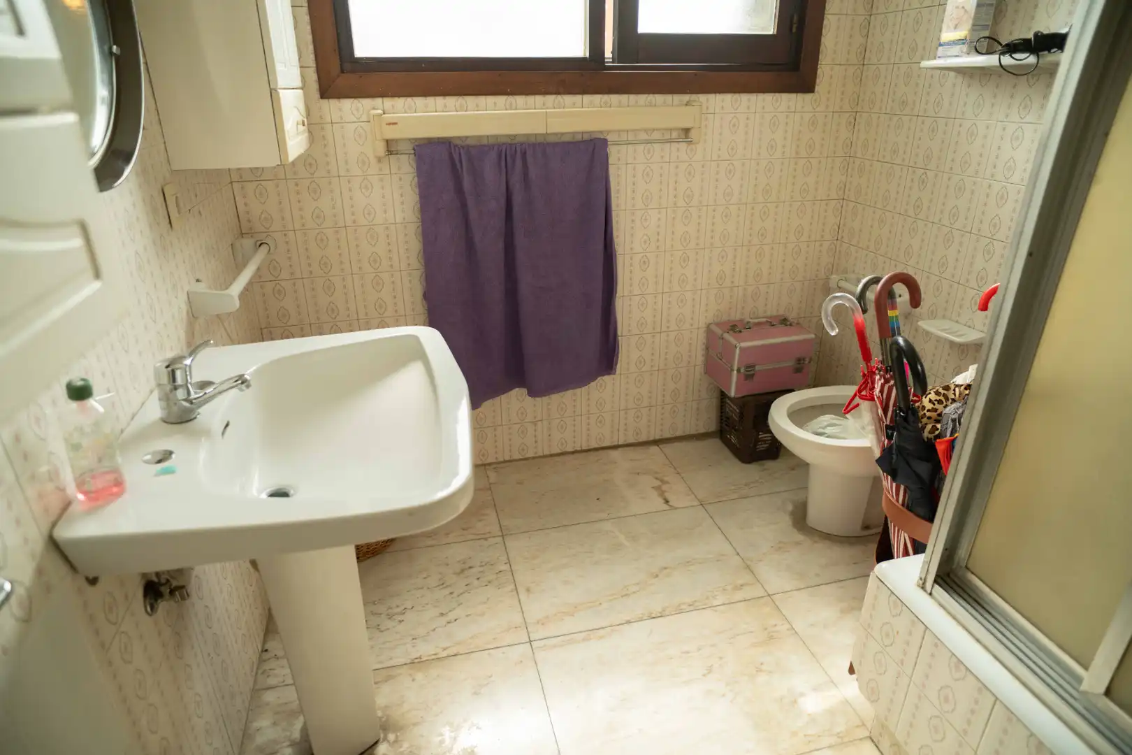 Bathroom of Flat for sale in Getxo   with Heating, Terrace and Balcony