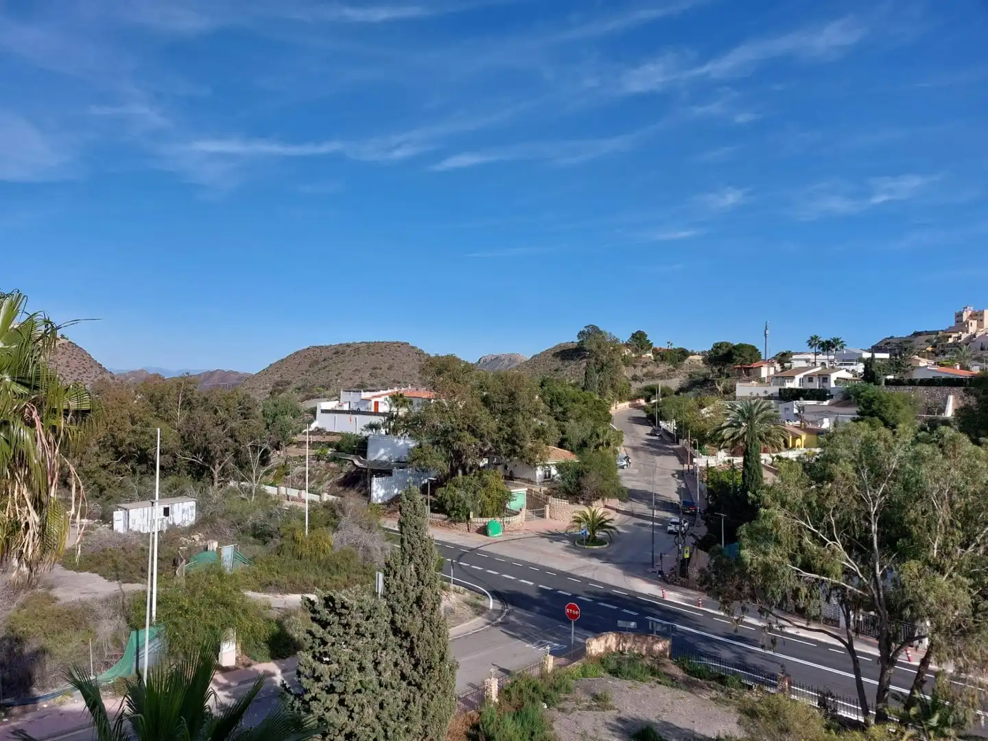 Vista exterior de Àtic en venda en Águilas amb Aire condicionat, Calefacció i Jardí privat