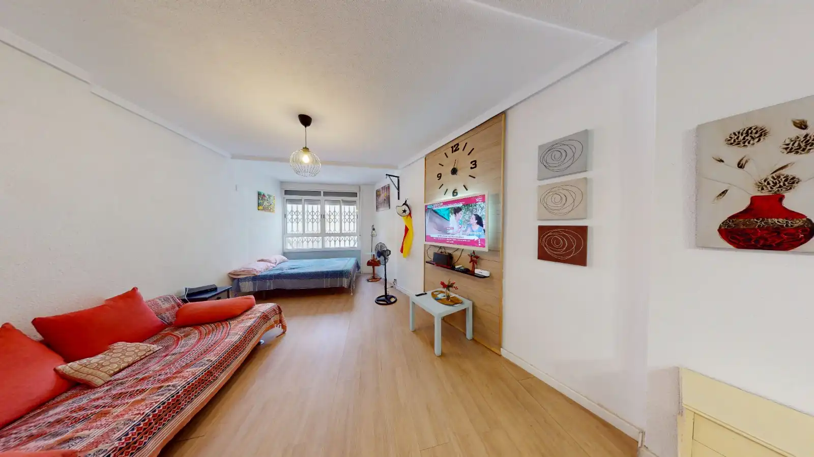 Sala d'estar de Pis en venda en Torrevieja amb Aire condicionat, Jardí privat i Parquet