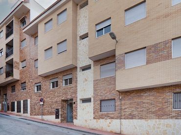 Pis amb ascensor en venda a Calle POLO MEDINA 17