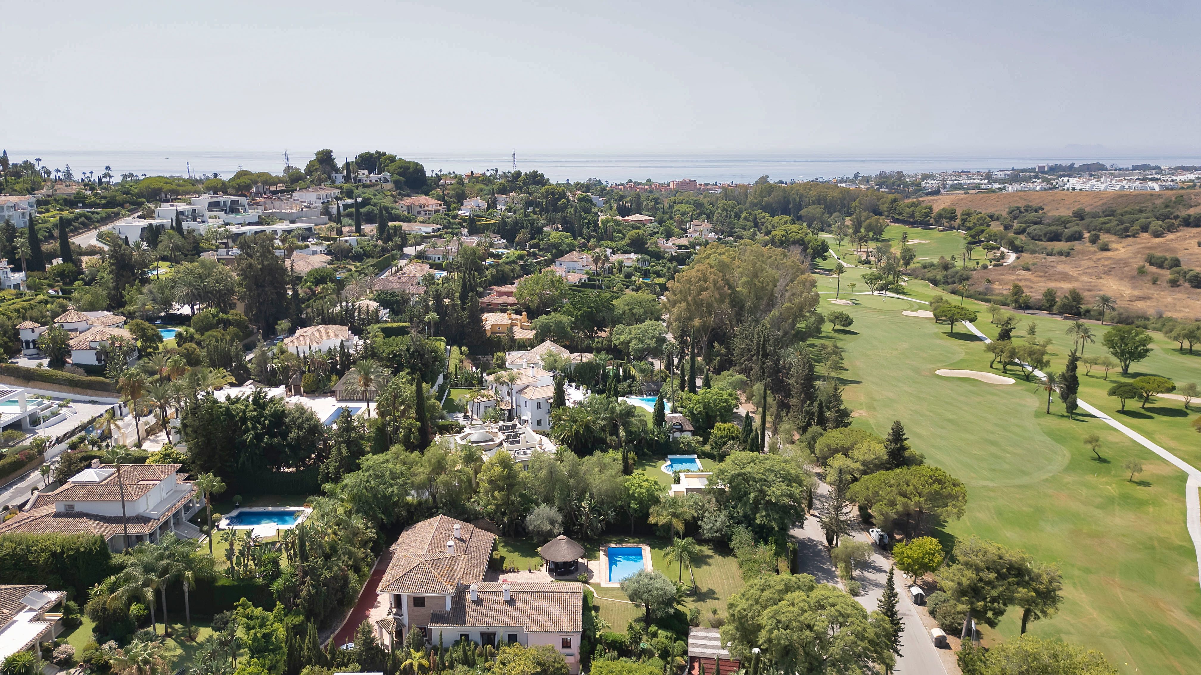 Vista exterior de Casa o chalet en venta en Estepona con Calefacción, Jardín privado y Terraza
