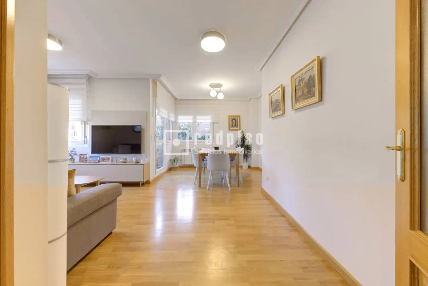 Außenansicht von Wohnung zum Verkauf in Boadilla del Monte mit Klimaanlage, Heizung und Privatgarten