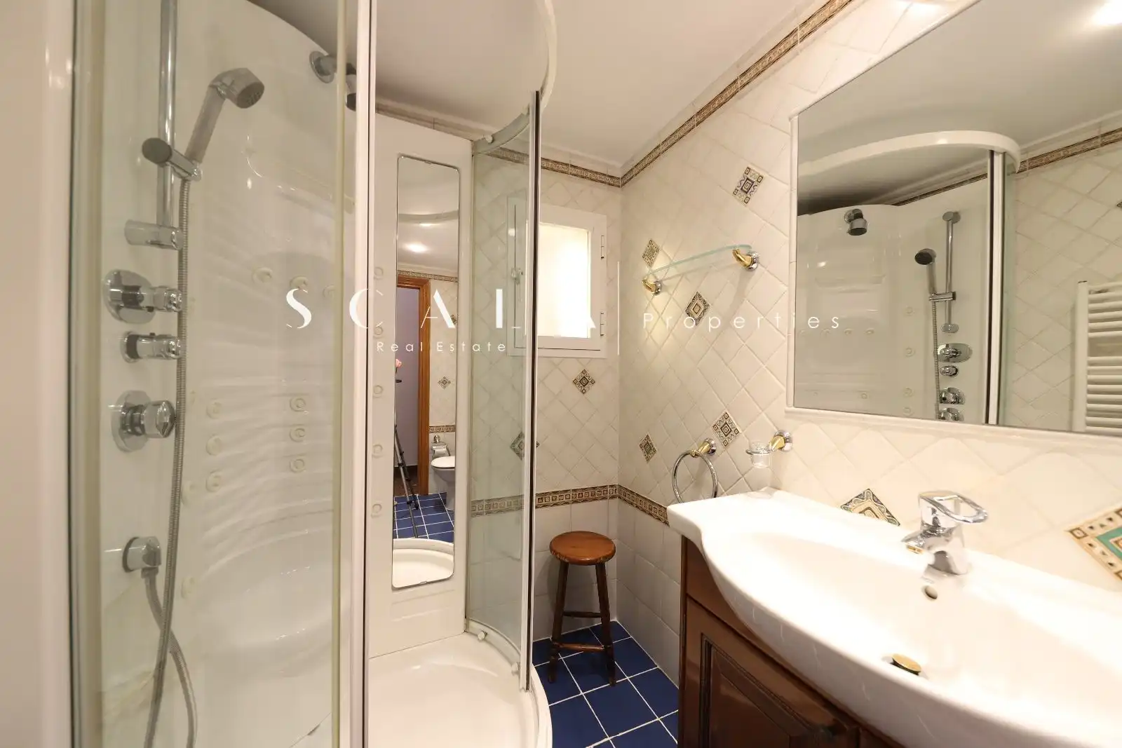 Bathroom of Flat for rent in Madrid  with Air Conditioner, Heating and Terrace