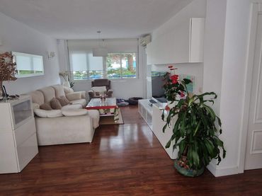 Piso con ascensor en venta en Rotonda de la Luna 3