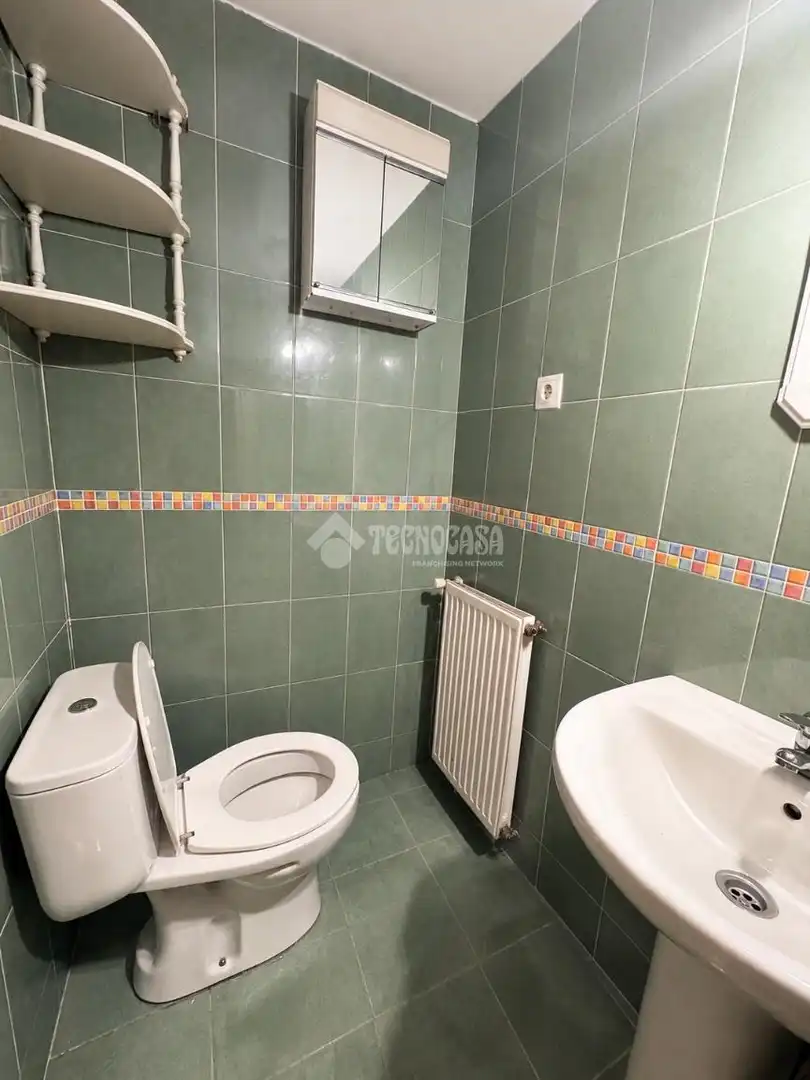 Baño de Piso en venta en Madrid con Calefacción y Terraza