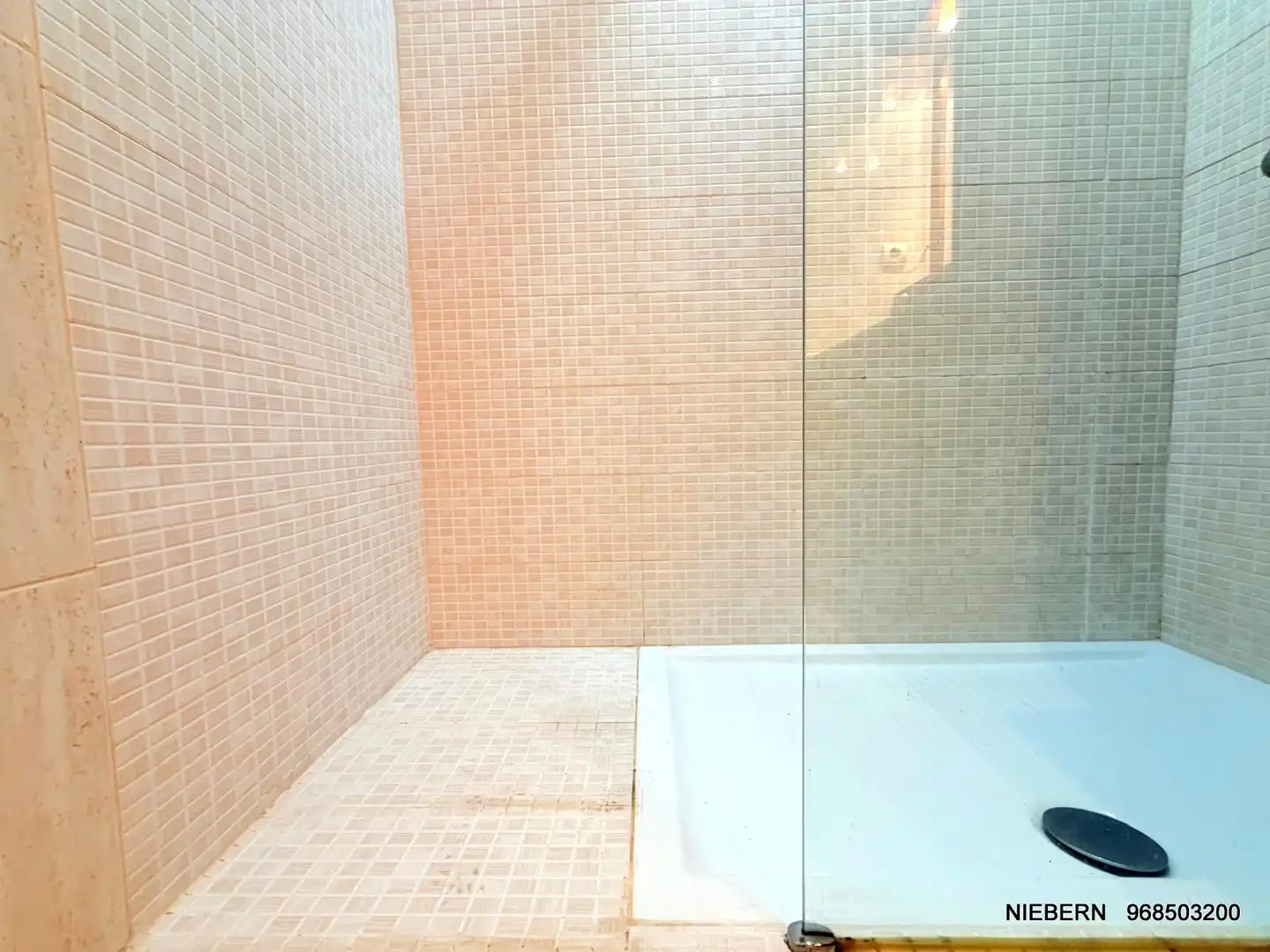 Flat with terrace to rent in Avenida de Venecia, imagen 63