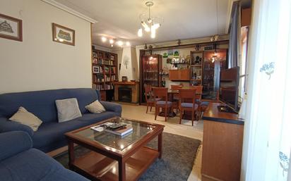 Living room of Single-family semi-detached for sale in La Lastrilla 