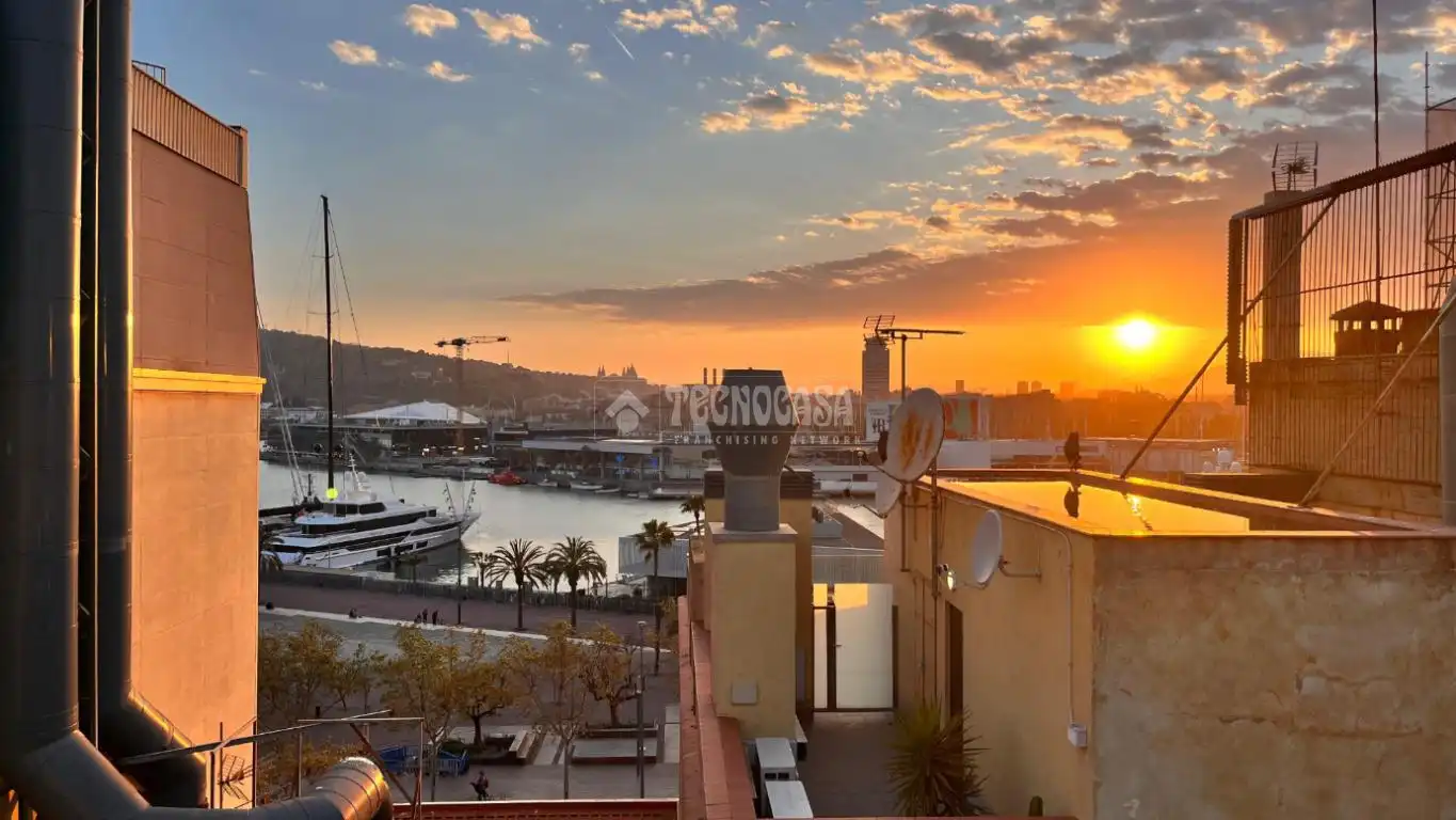 Vista exterior de Piso en venta en Barcelona con Calefacción y Balcón