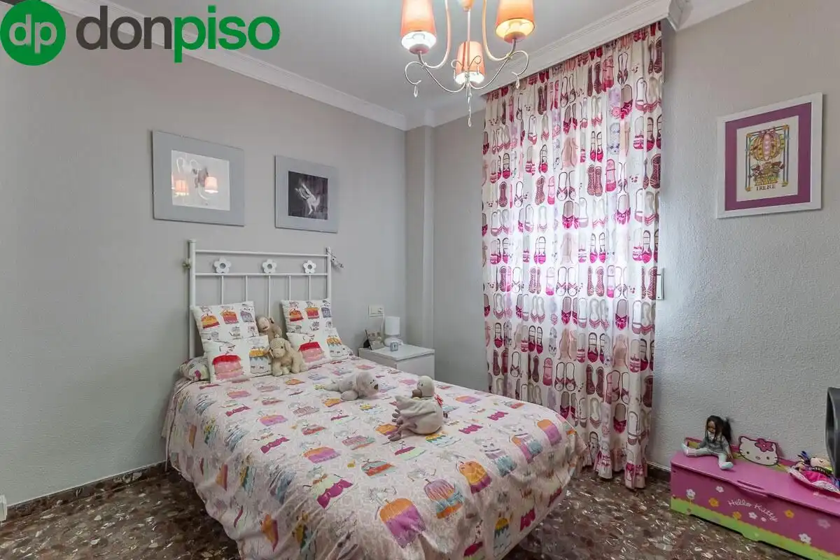 Bedroom of Houses for sale in Granada  with Air Conditioner, Heating and Terrace