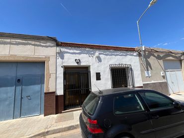 Casa en venta en Calle Tordesillas 35