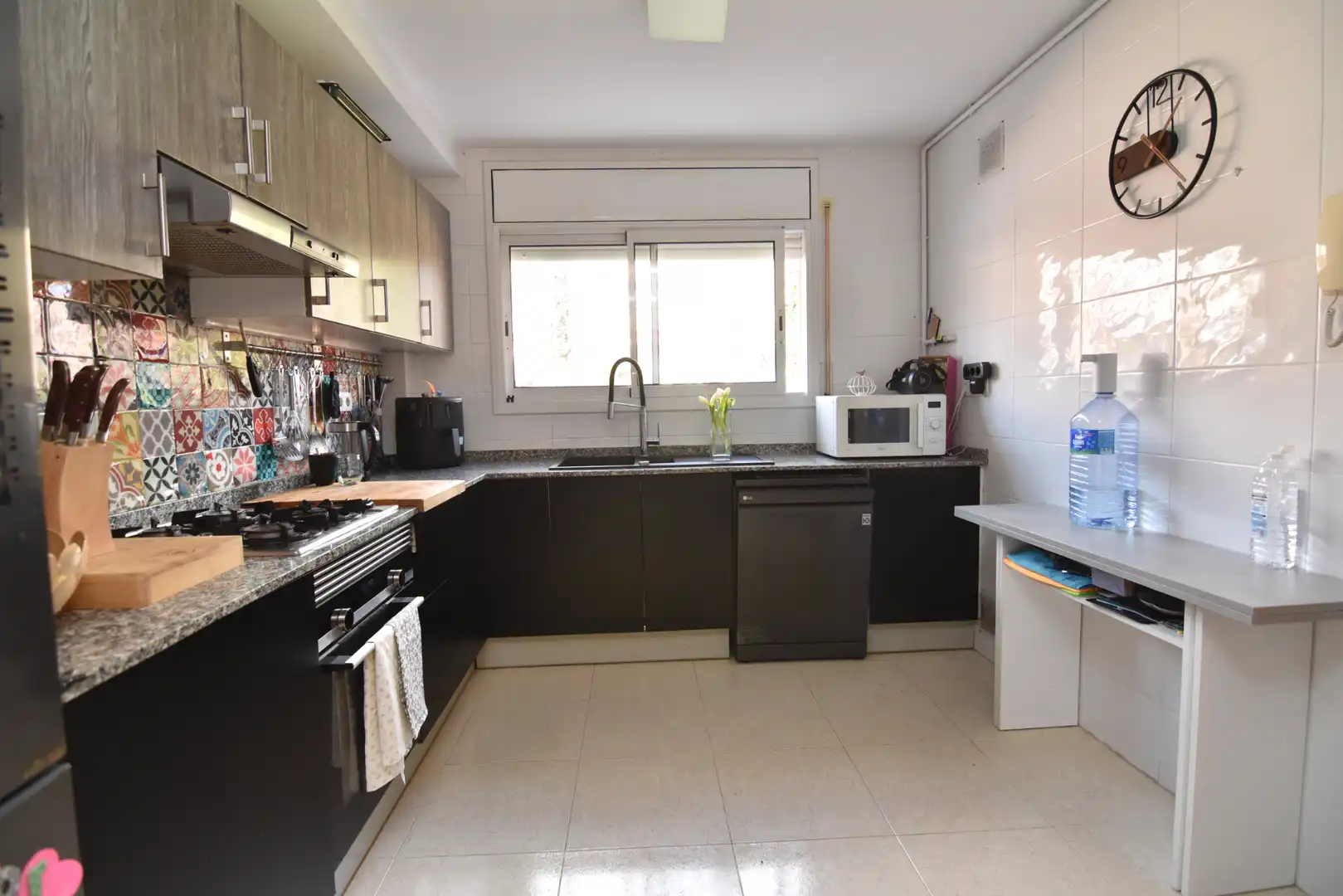Cocina de Casa adosada en venta en Calella con Aire acondicionado, Calefacción y Jardín privado