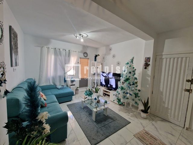 Living room of Flat for sale in  Santa Cruz de Tenerife Capital  with Terrace and Storage room