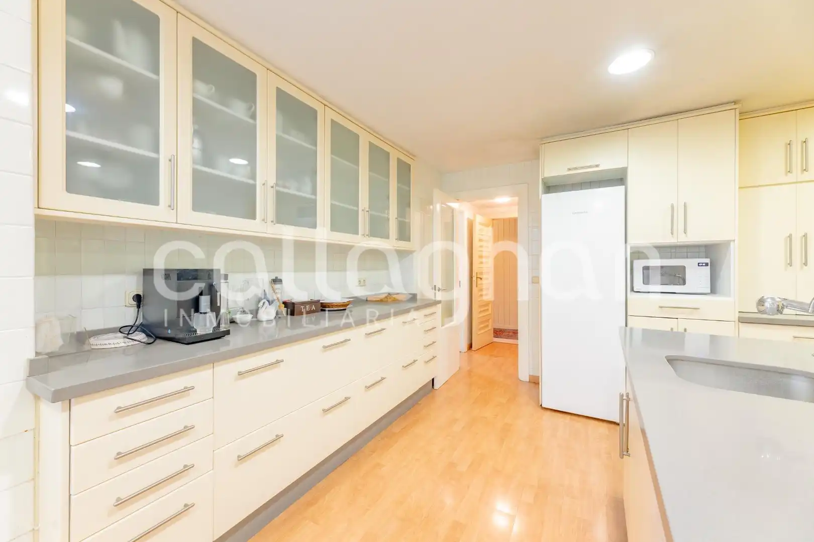 Kitchen of Flat for sale in Valencia  with Air Conditioner, Heating and Terrace