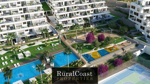 Impresionante chalet independiente en Finestrat. 3 habitaciones. 2 baños. Piscina y vistas al mar y montaña