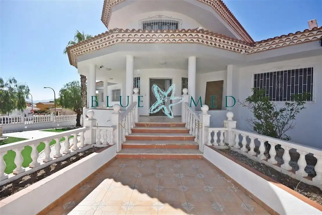 Vista exterior de Casa o xalet en venda en Mazarrón amb Calefacció, Jardí privat i Terrassa