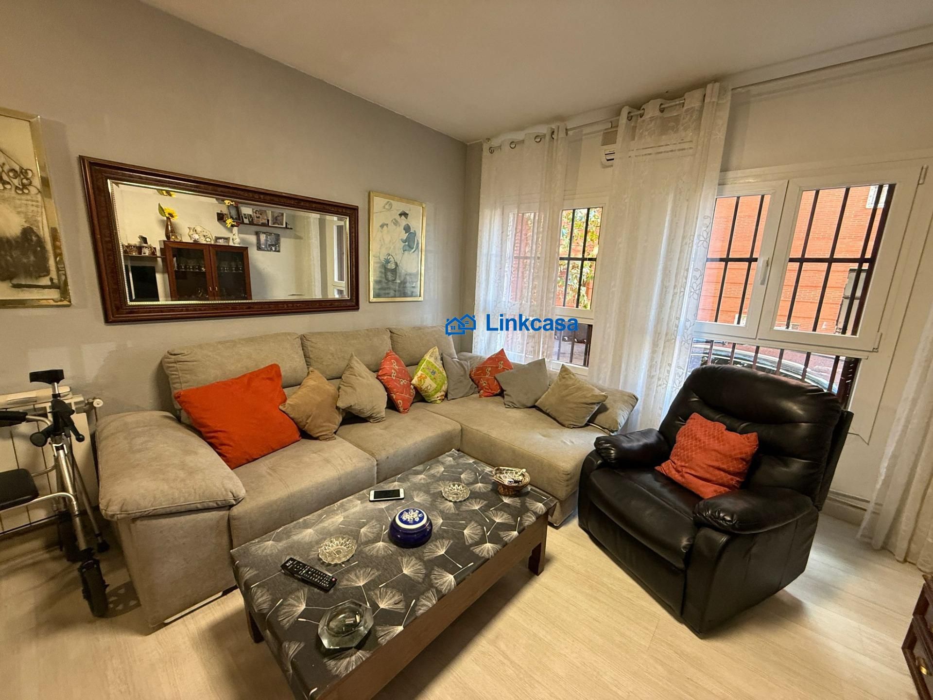 Living room of Flat for sale in  Madrid Capital  with Heating and Terrace