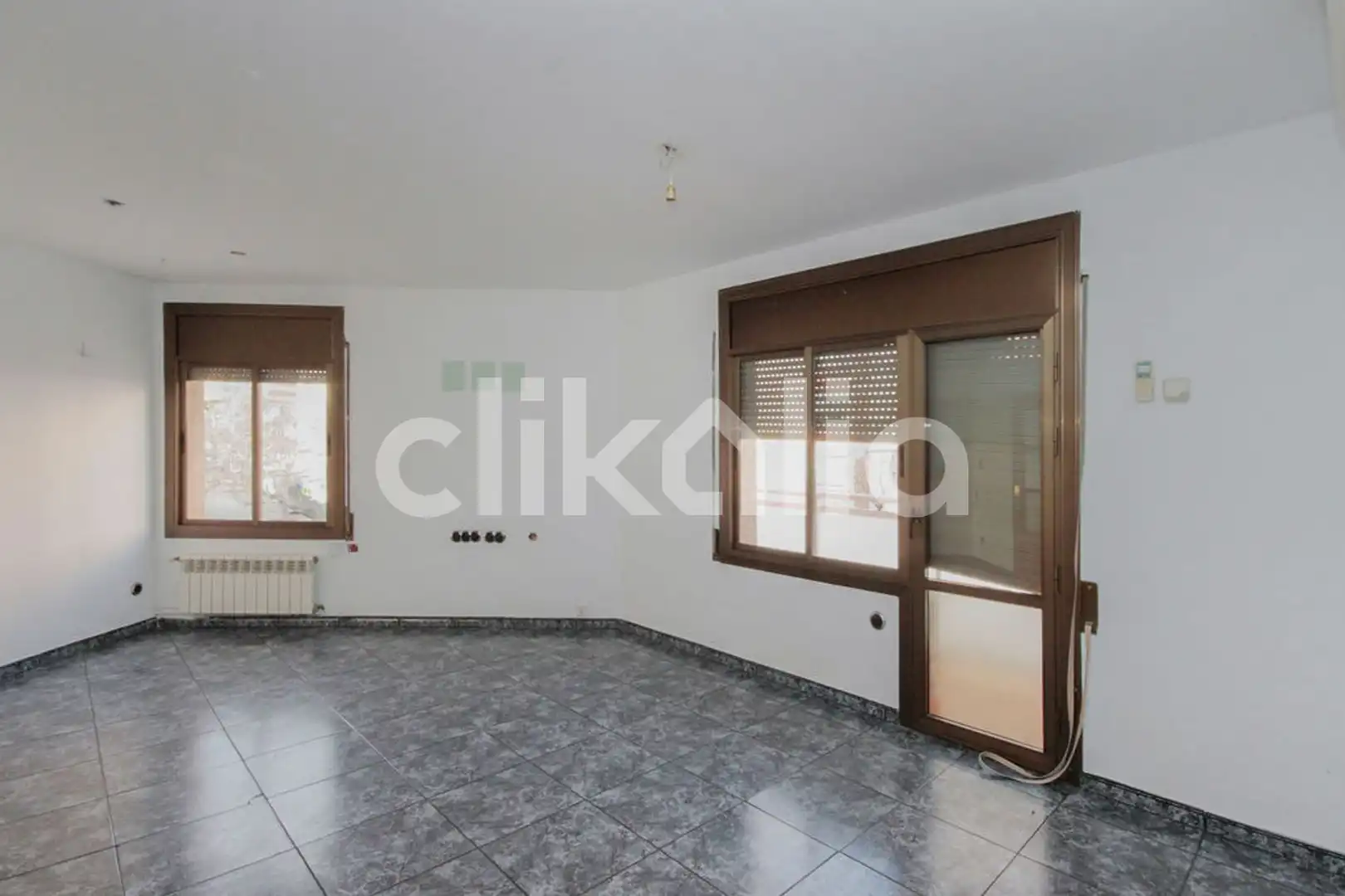 Living room of Flat for sale in Sabadell  with Air Conditioner, Heating and Terrace